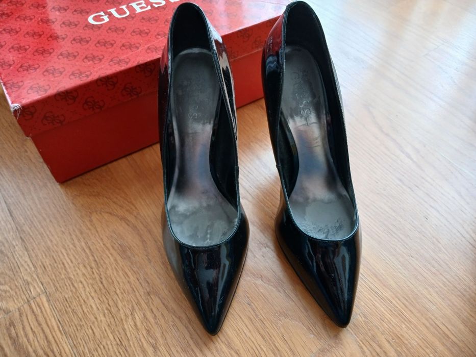 Stilleto verniz preto Guess 37