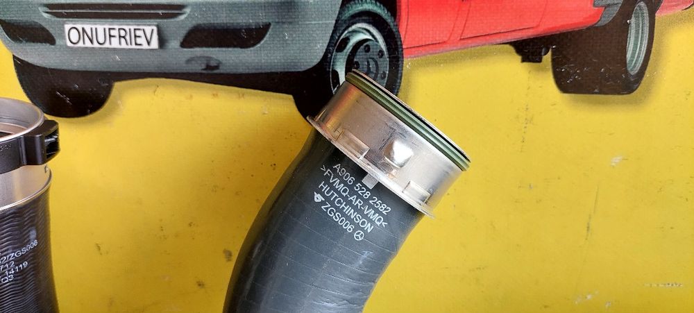 Патрубок інтеркулера лівий правий 319-519 Sprinter W906 w907 om642