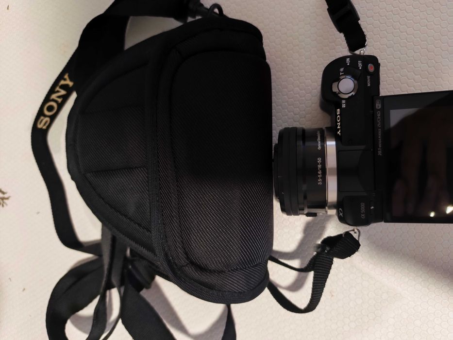 Máquina Fotográfica Sony Alpha 5000 + Bolsa de transporte