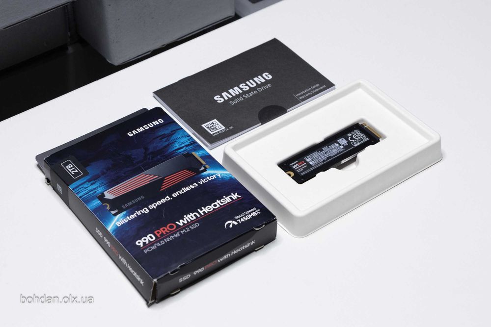 Samsung 990 PRO with Heatsink 2TB NVMe SSD (MZ-V9P2T0CW)