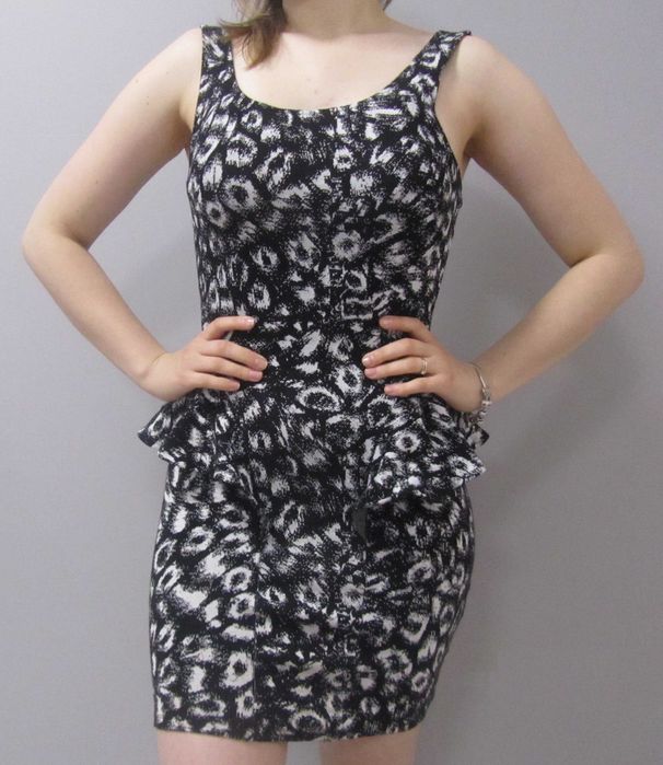 Продам плаття (розмір S, M).