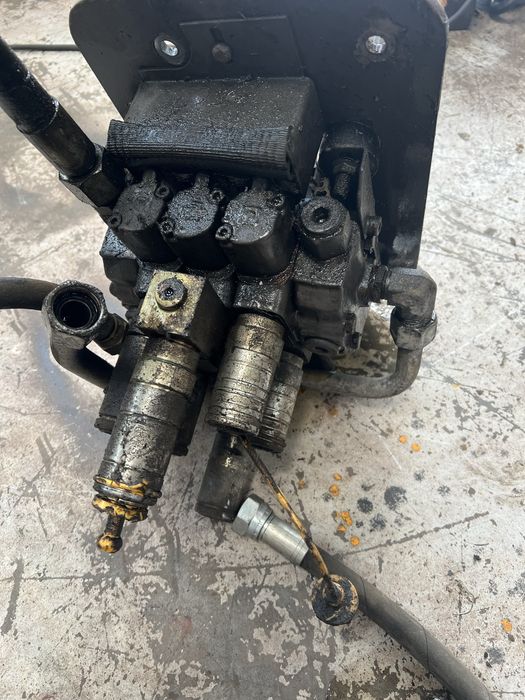 Rozdzielacz 3 Sek. hydrauliczny na przyczepy do Renault ergos