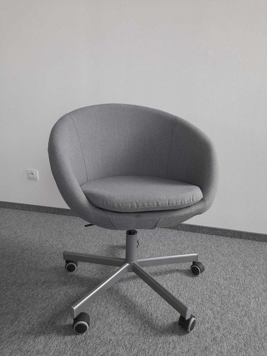 IKEA komplet: 2 wygodne fotele + stolik kawowy  Okazja