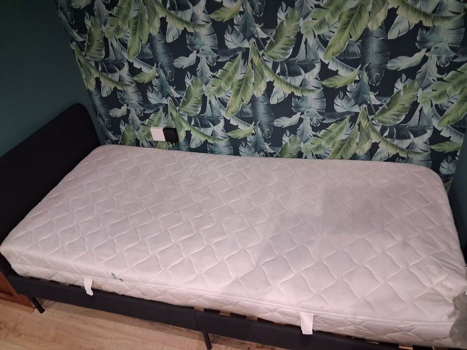 Sprzedam pojedyńcze łóżko