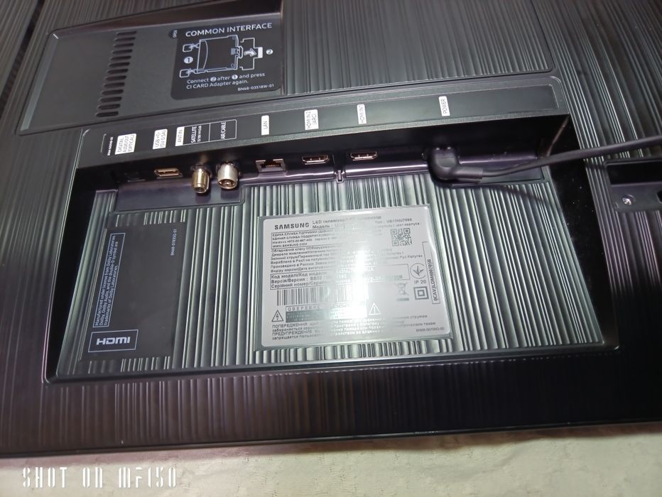 Продам телевізор Samsung smart tv 4k 43" ue43nu7090u бита матрица.