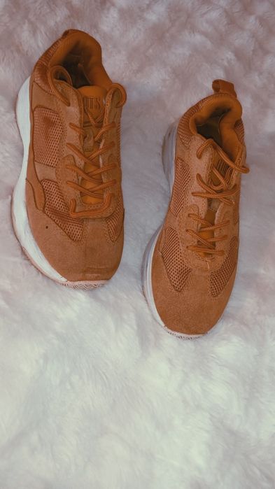 Sneakers trampki Roots 38 sznurowane adidasy sportowe musztardowe buty