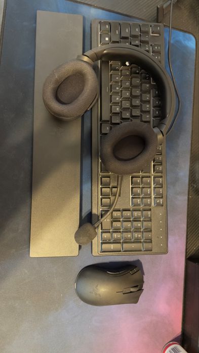 Klawiatura , myszka , sluchawki