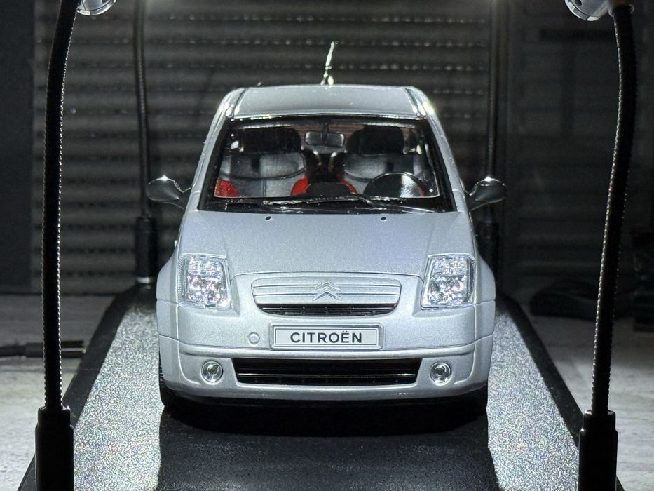 Citroen C2 1:18 welly [RARYTAS]