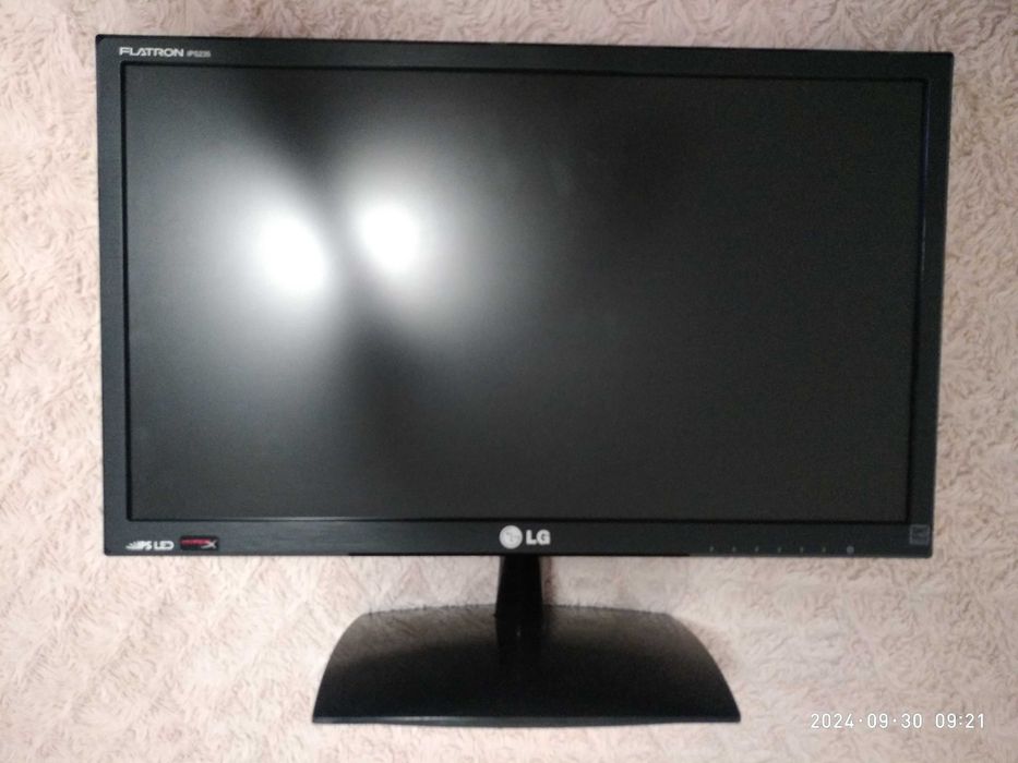 Продам монітор LG IPS235