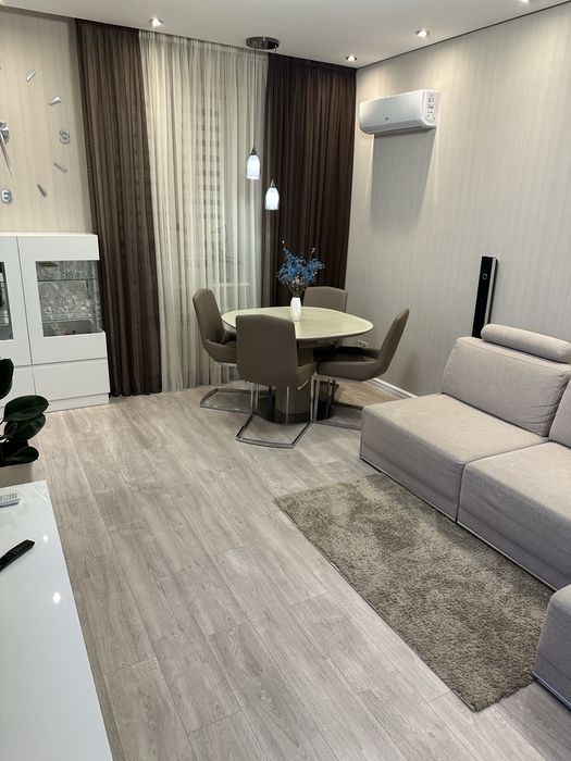 Продам комфортабельную 3-х комнатную квартиру в центре.