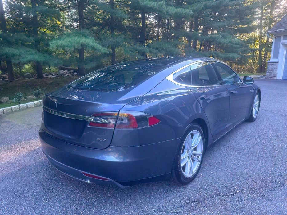 Tesla Model S 75      2016