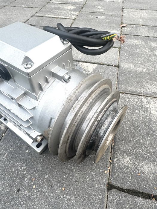 Silnik elektryczny 0,37kW 1596 obr/min do wiertarki