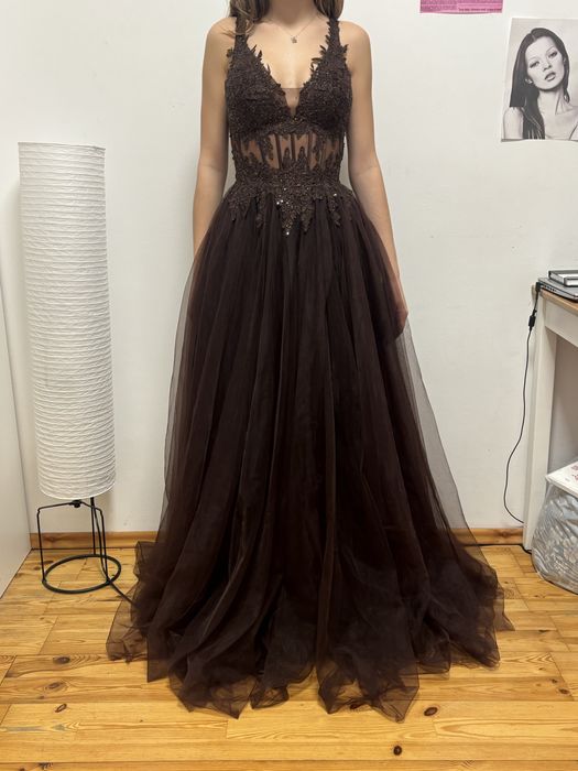 Brązowa sukienka maxi, księżniczka, idealna na studniówkę