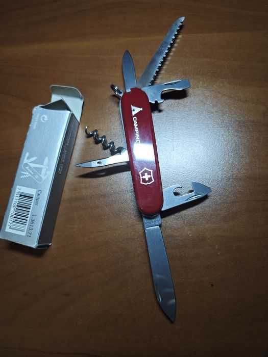 Nóż Scyzoryk Victorinox Camper Red
