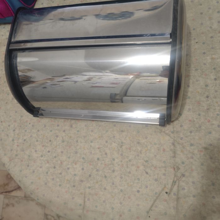 Caixa de pão como nova