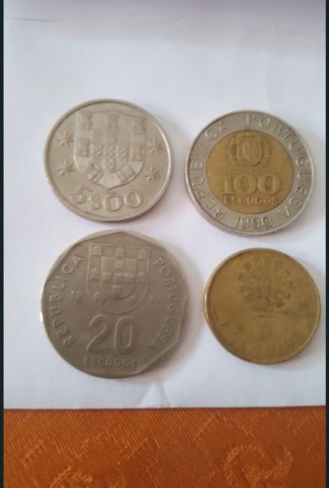 Vendo moedas antigas estao como novas