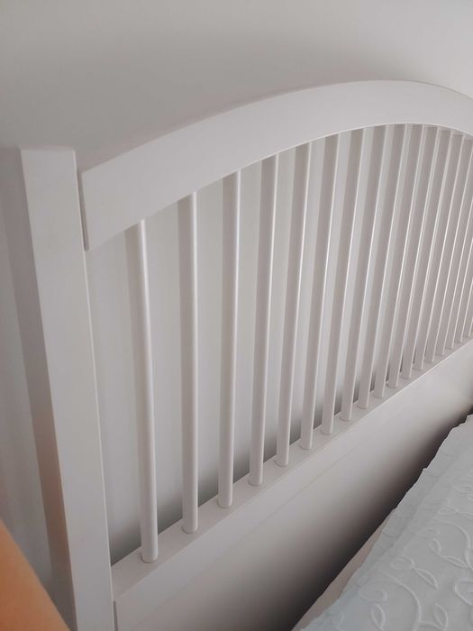 Cama casal tyssedal Ikea em óptimo estado