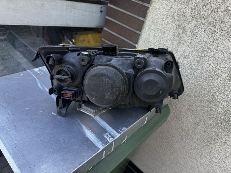 Saab 93 Lampa przód lewa prawa xenon