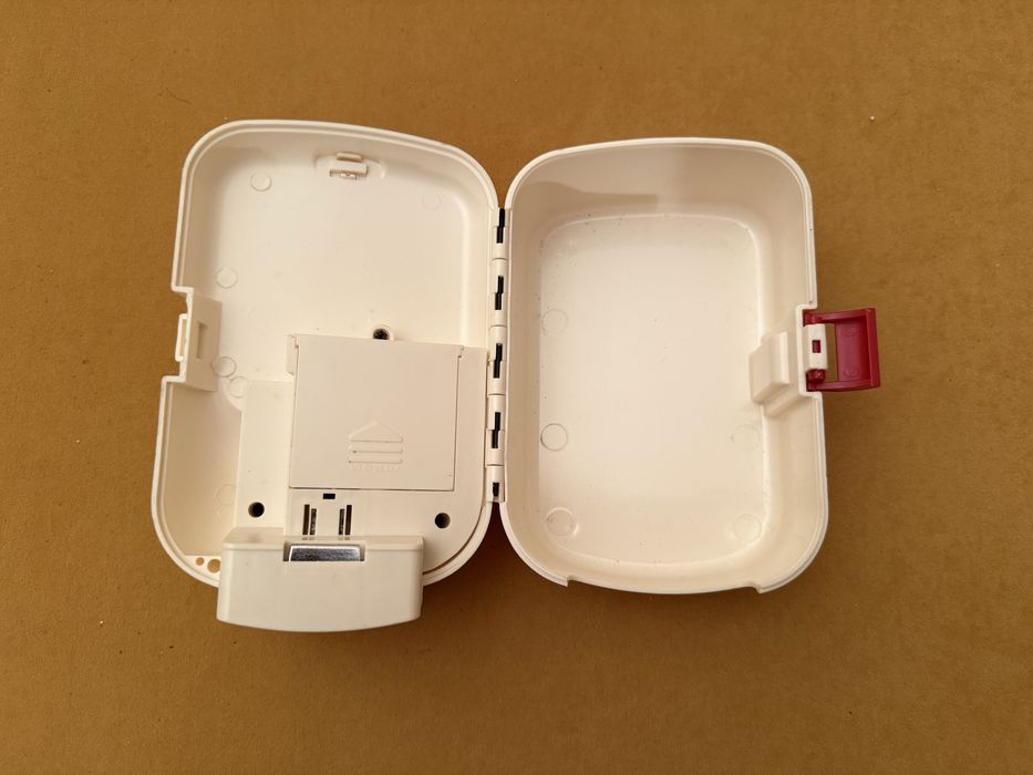 Caixa de primeiros socorros com lanterna