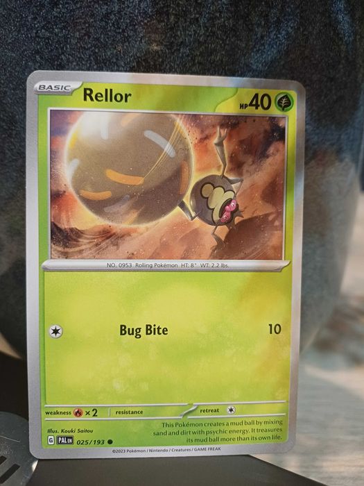 Carta Pokémon Rellor #25