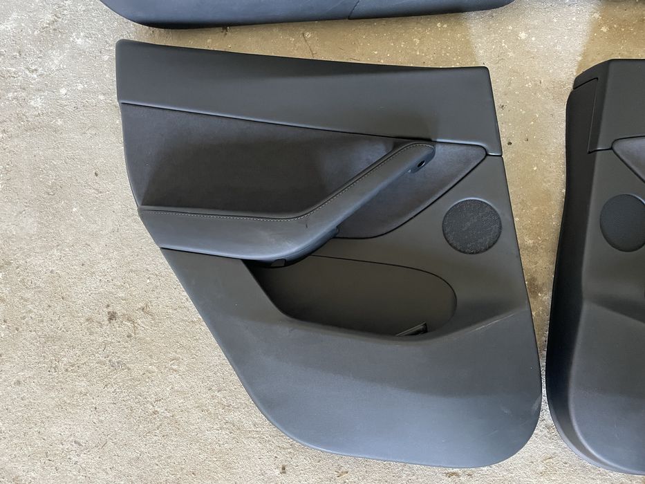 Карти дверей Tesla Model Y обшивка дверей Тесла Молел У