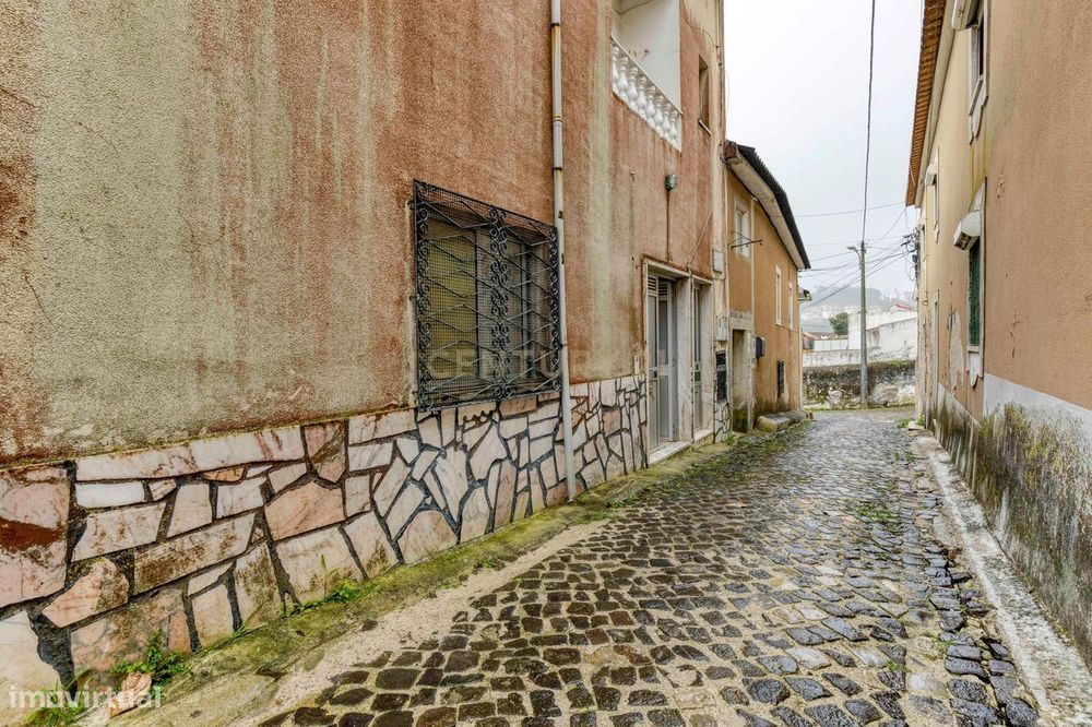 Prédio/ Moradia com 3 pisos - Yield 7%