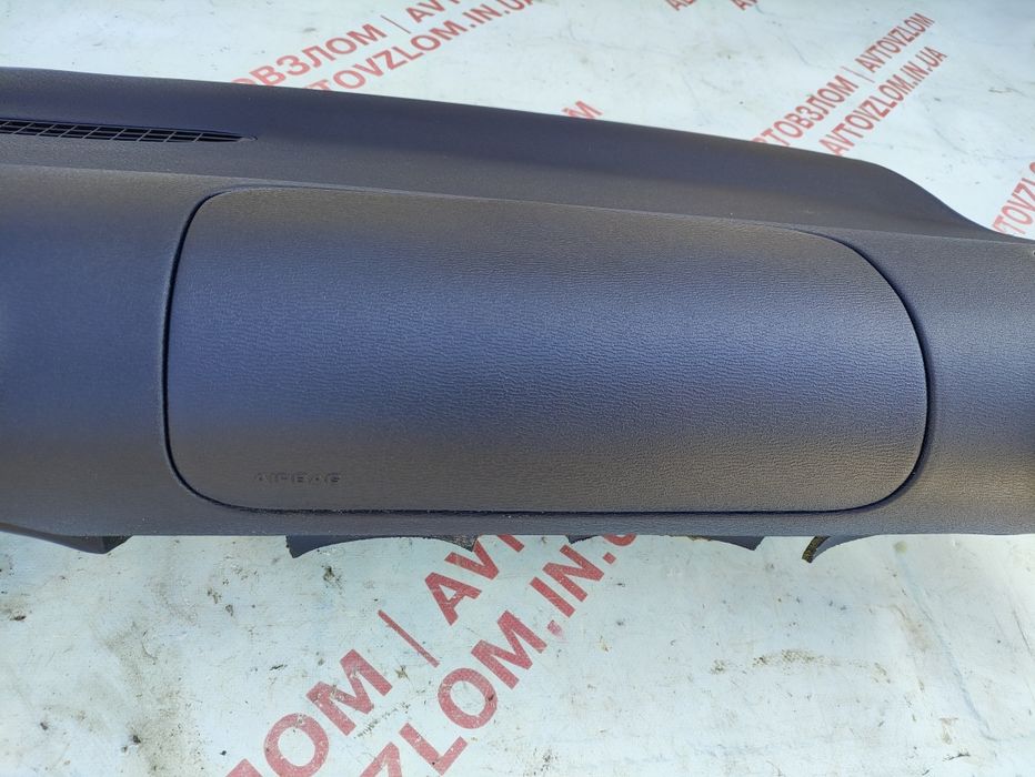 Audi A3 1996-2003 панель торпедо консоль