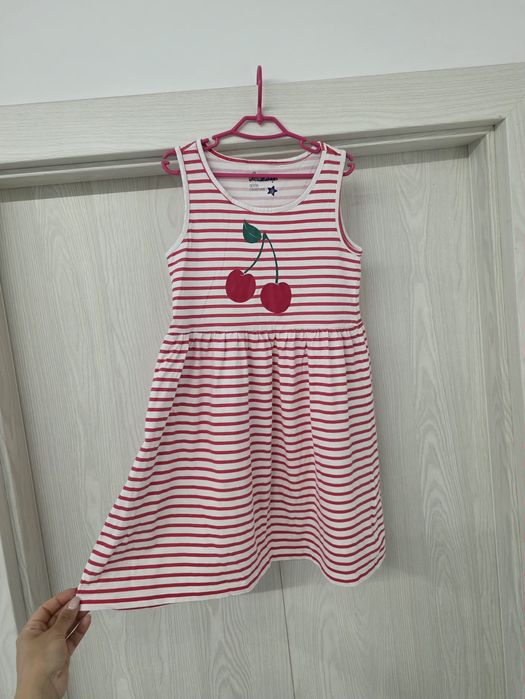 YoungStyle sukienka na ramiaczkach r. 122/128