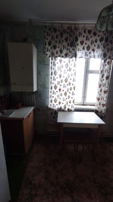 Продам 3 комн квартиру с холлом в центре Верхнеднепровска