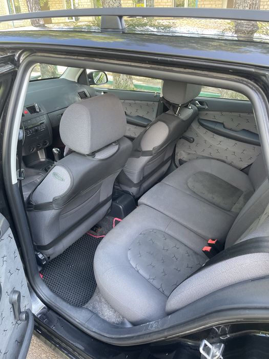 Продам SKODA FABIA 1.4 бензин