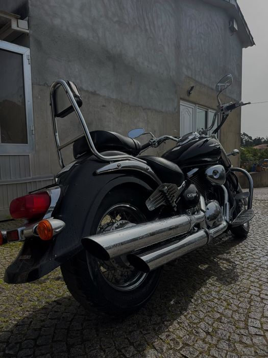 Suzuki Intruder C800