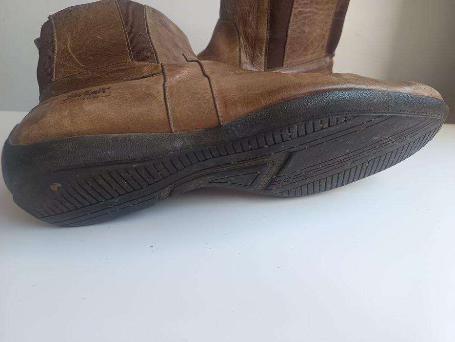 Botins swear by Augustus