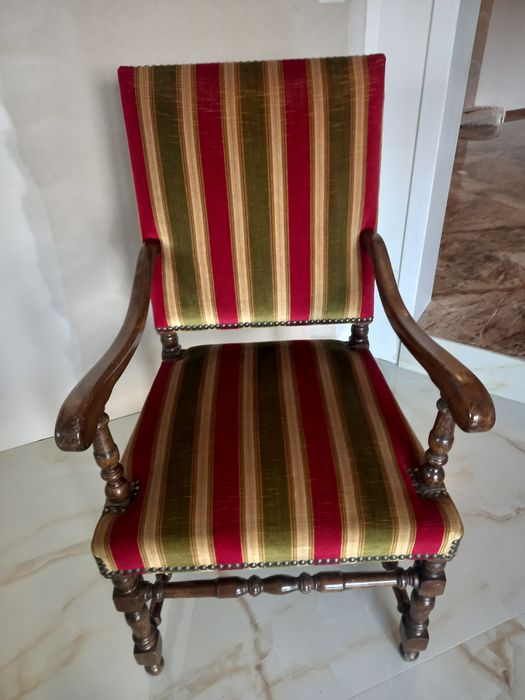 Stylowy Antyczny Fotel Tron