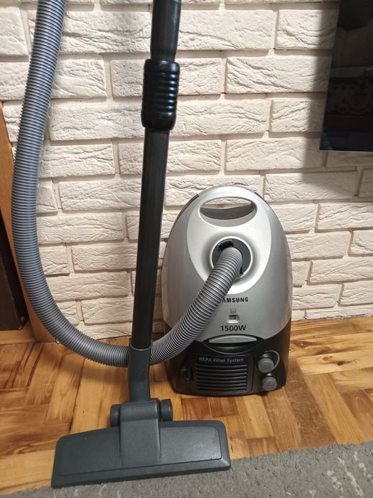 Пылесос Samsung.  1500w