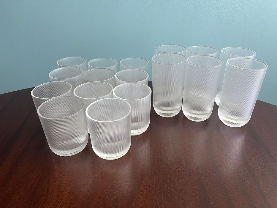 Comjunto de 17 copos (11+6) em plastico