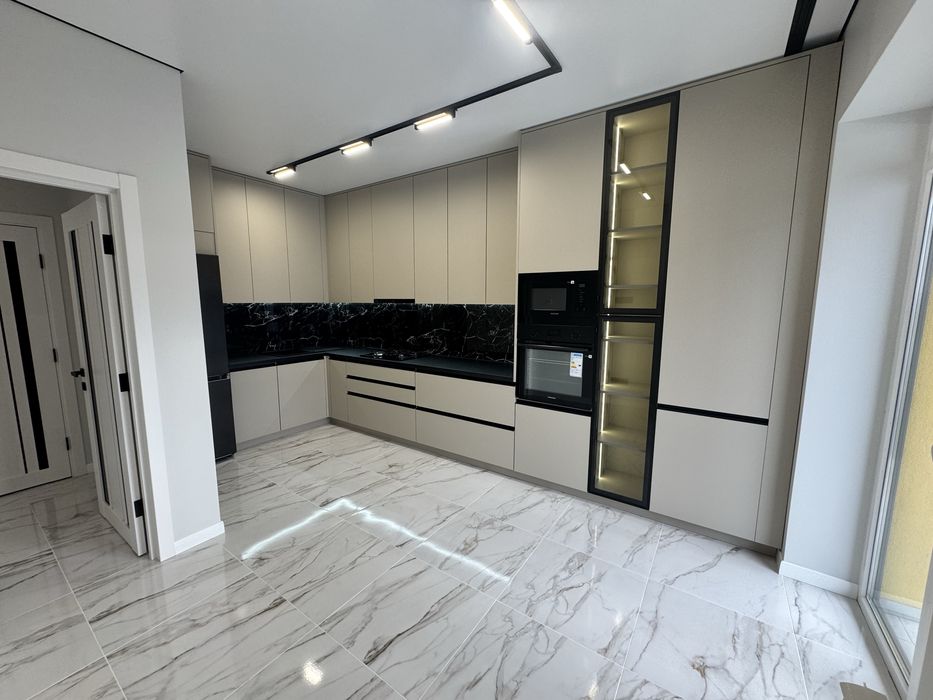 Стильна квартира з ремонтом в новобудові! Кременець!