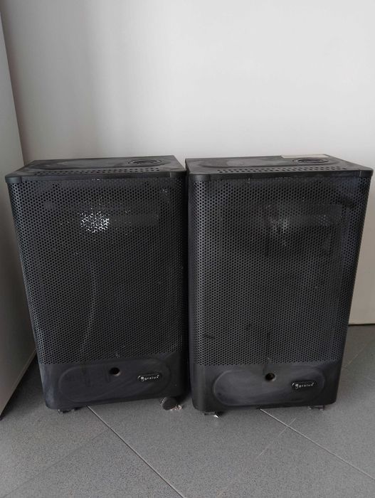 2 fogões a gás com 2 botijas