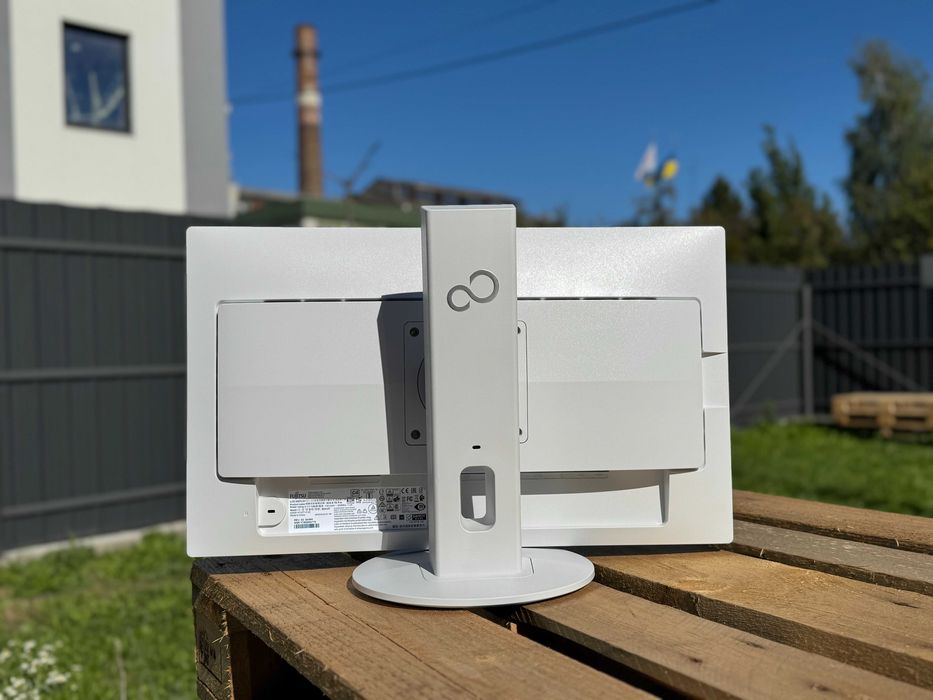 Fujitsu B24-8 TE Pro IPS 24"FHD\офісний монітор\HDMI,DisplayPort,VGA