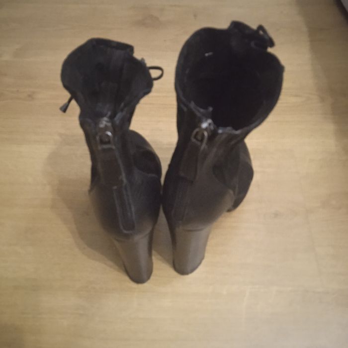 Botki na słupku By o La La