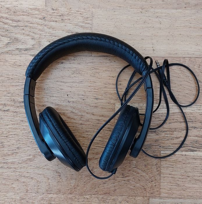 Head fones pretos da Intempo