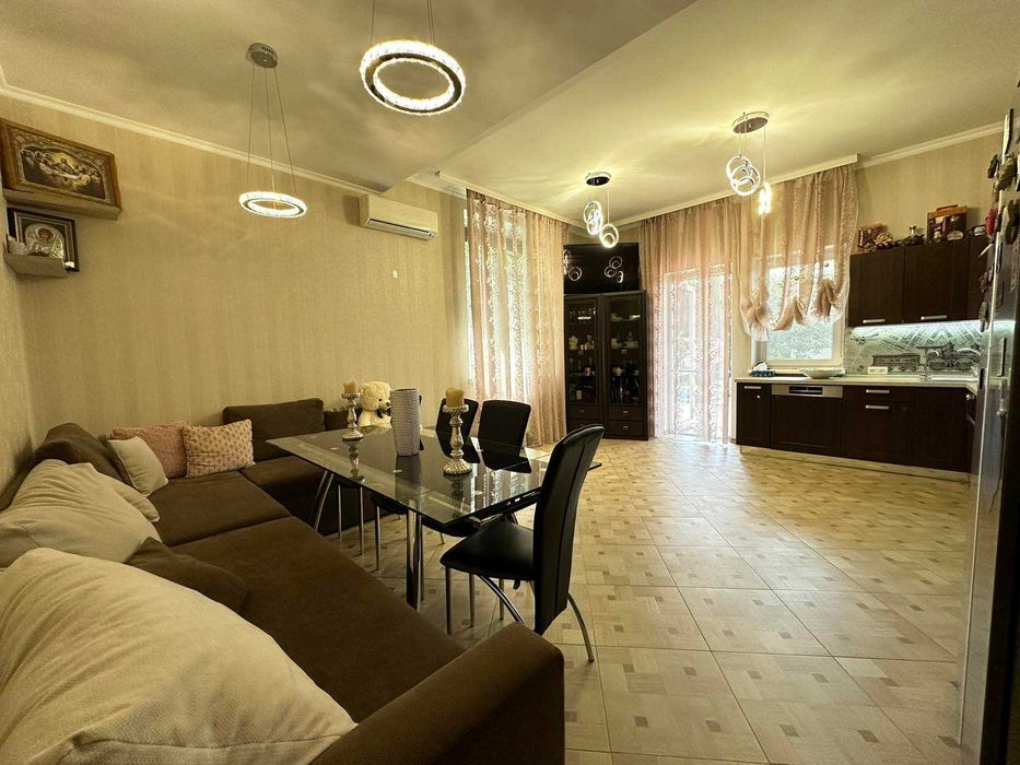 Продажа ДОМА в Совиньоне, бассейн