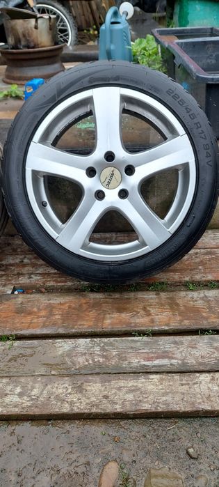 Продам титани в хорошому стані