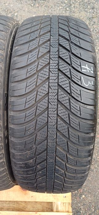 215/55R17 98V NEXEN , dwie opony wielosezonowe.