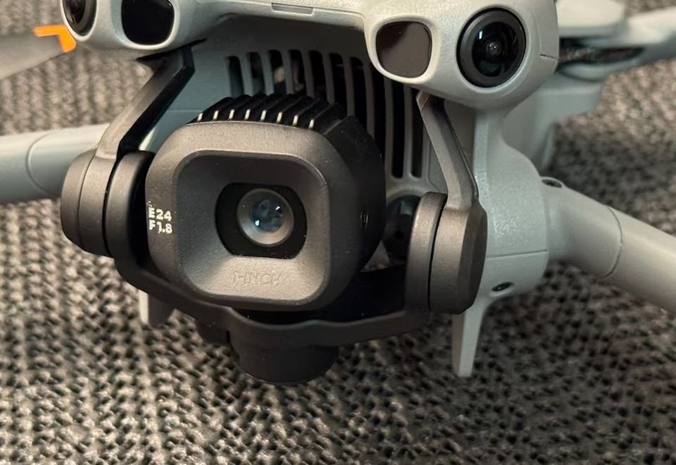 DJI Mini 5 Pro z pilotem DJI RC2 - stan idealny