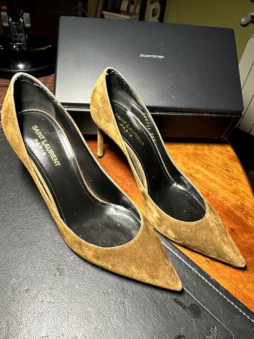 Sapatos de marca: Jimmy Choo, Yves Saint Laurent