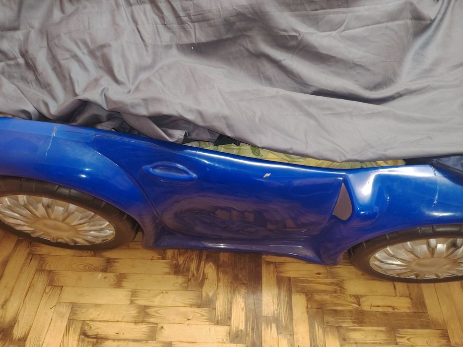 Детская кровать машина