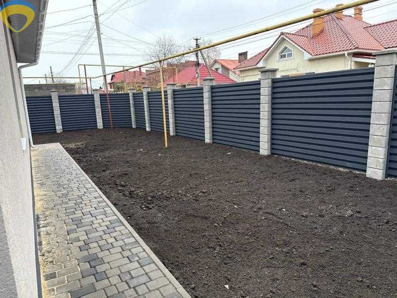 Будинок у Фонтанці  300 м. від траси