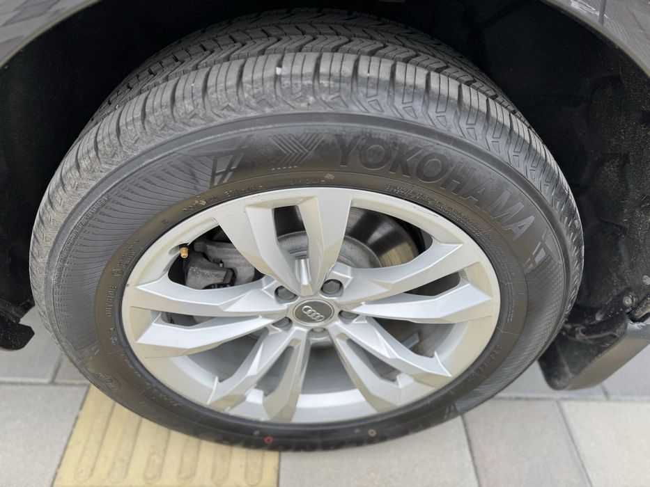 Продам Audi Q7 7 мест