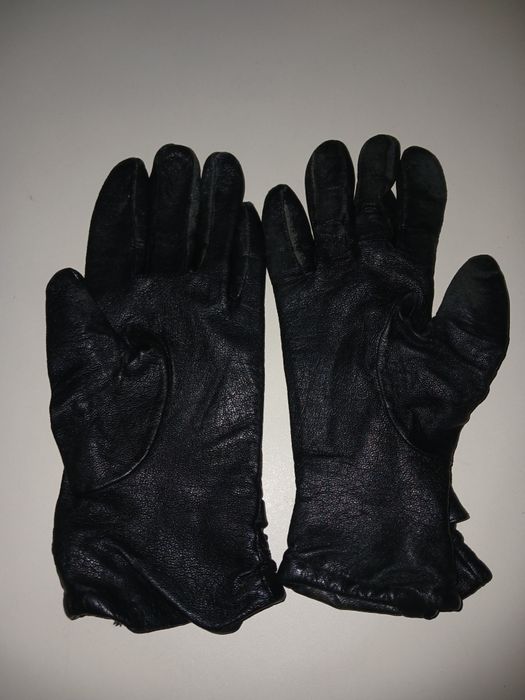 Перчатки чёрные кожаные