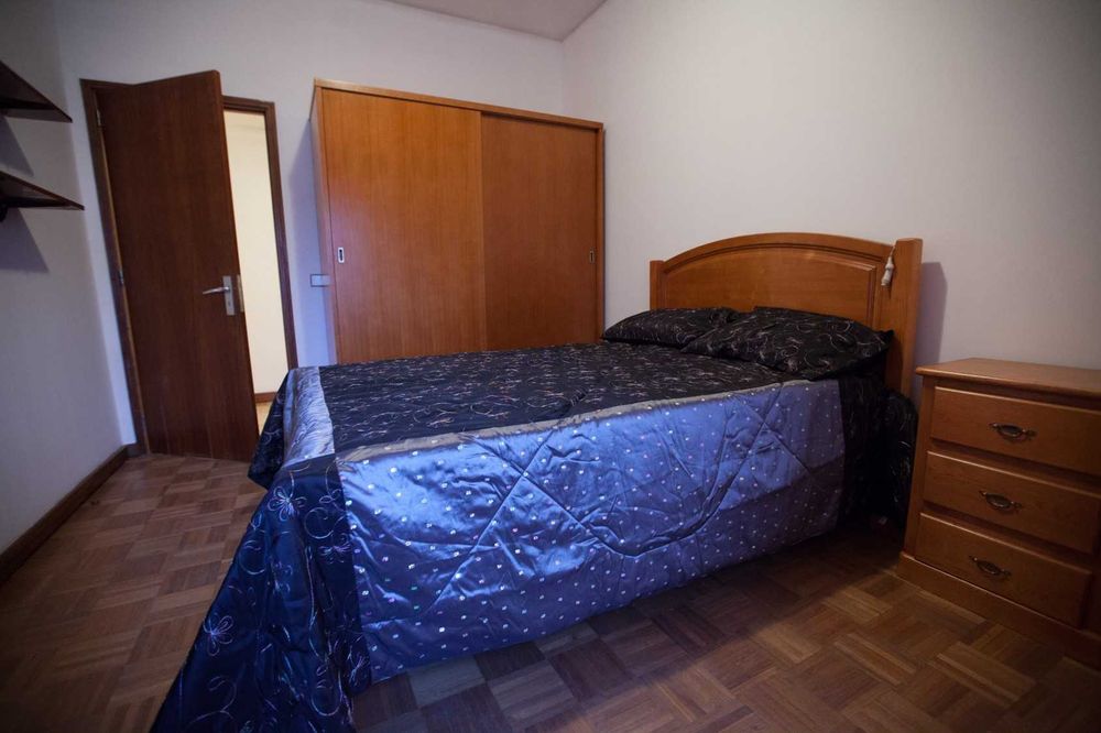 Quarto com  wc privativo e wc partilhado